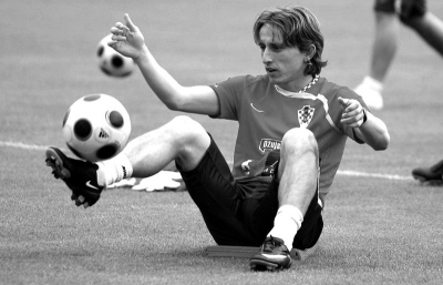 阿隆索难镇住更衣室：皇马是否需要重建？弃用功勋主帅要付出代价？